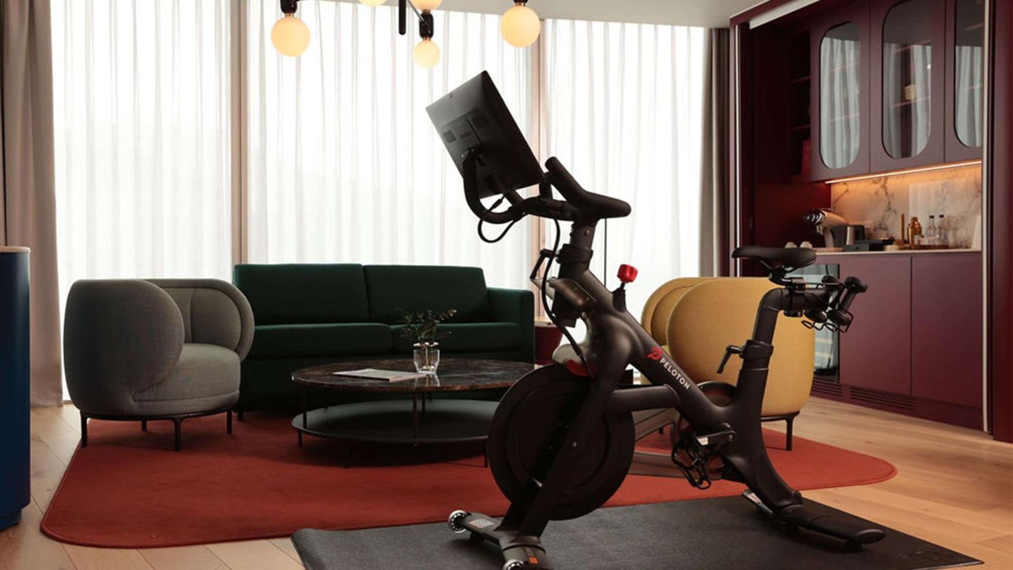 Art'Otel London Battersea Power Station, Powered By Radisson Hotels Buitenkant foto Peloton stationary bike