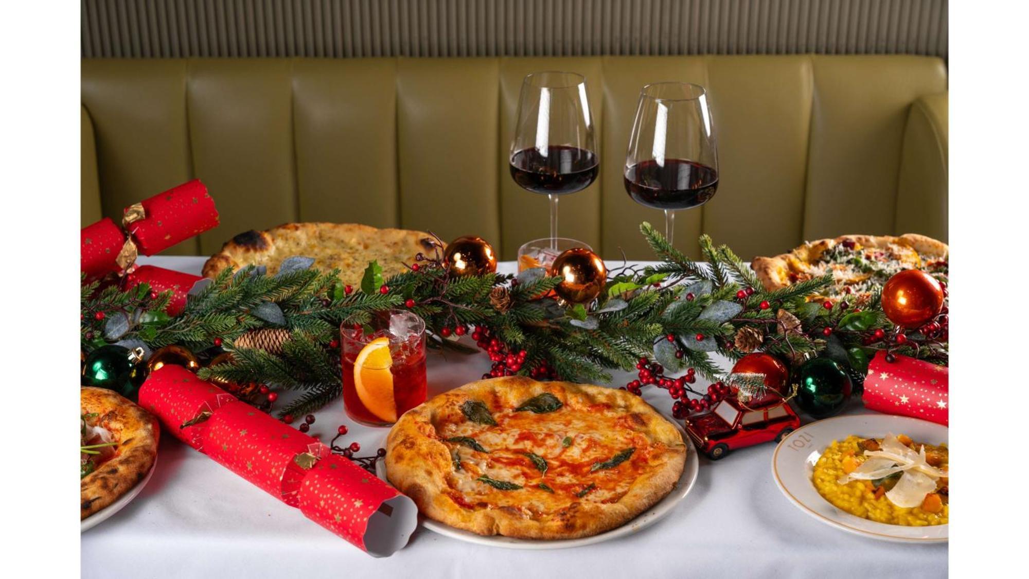 Art'Otel London Battersea Power Station, Powered By Radisson Hotels Buitenkant foto A Christmas dinner
